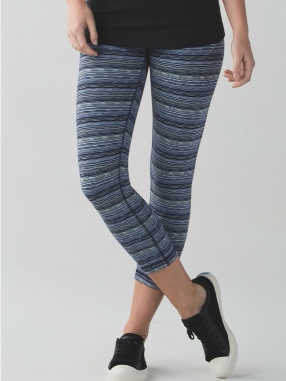 Lululemon Wunder under crop size 6